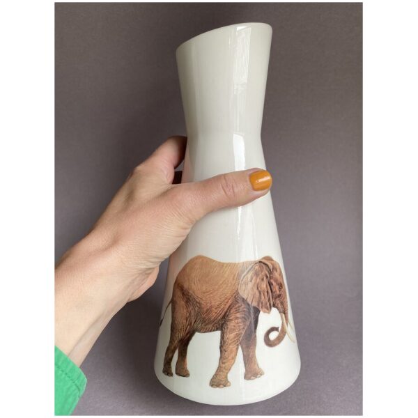 Karaffel med elefant
