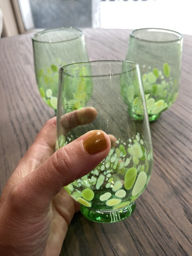 Drikkeglass med fargedryss