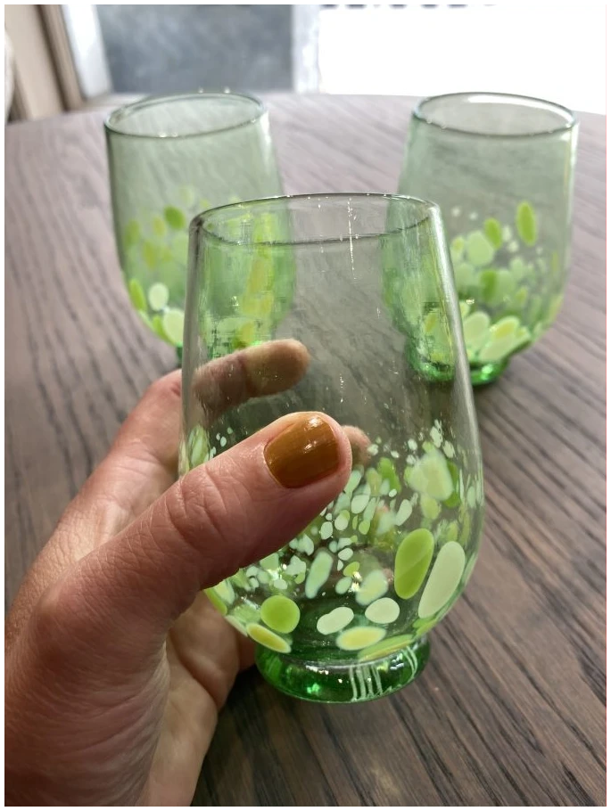 Drikkeglass med fargedryss