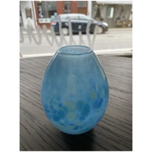 Vase med fargedryss 2