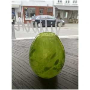 Vase med fargedryss 3
