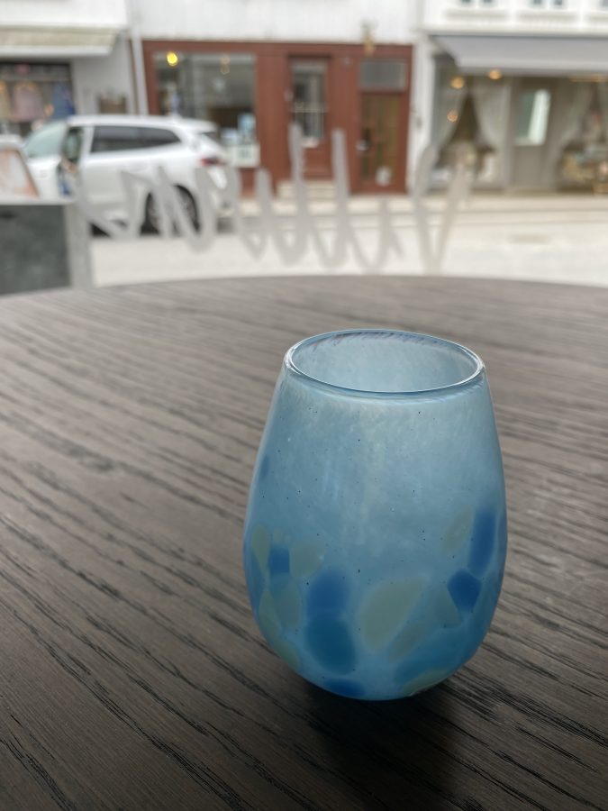 Liten vase med fargedryss 1