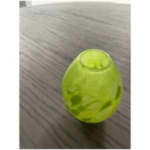 Liten vase med fargedryss 6