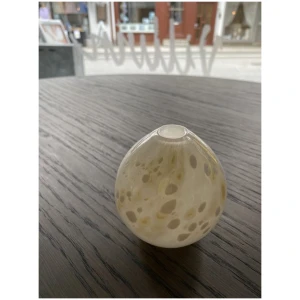 Liten vase med fargedryss 21