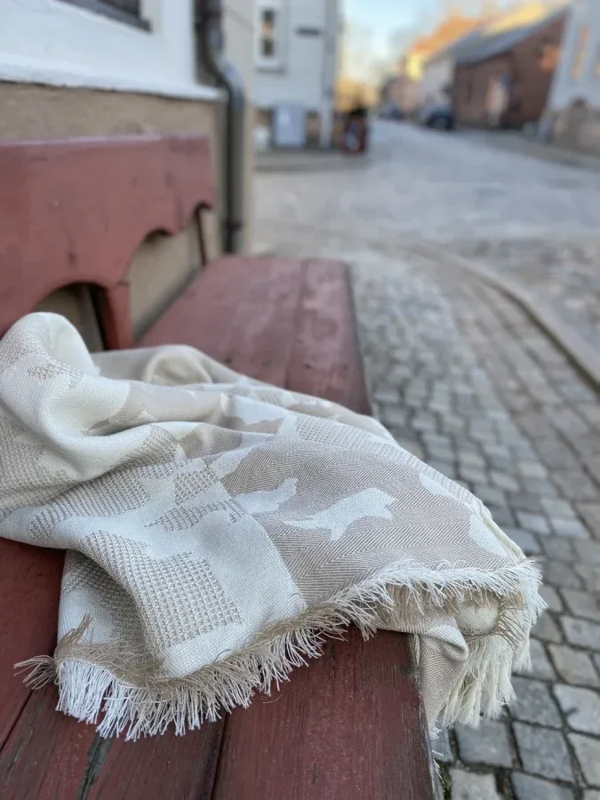 Heritage throw beige